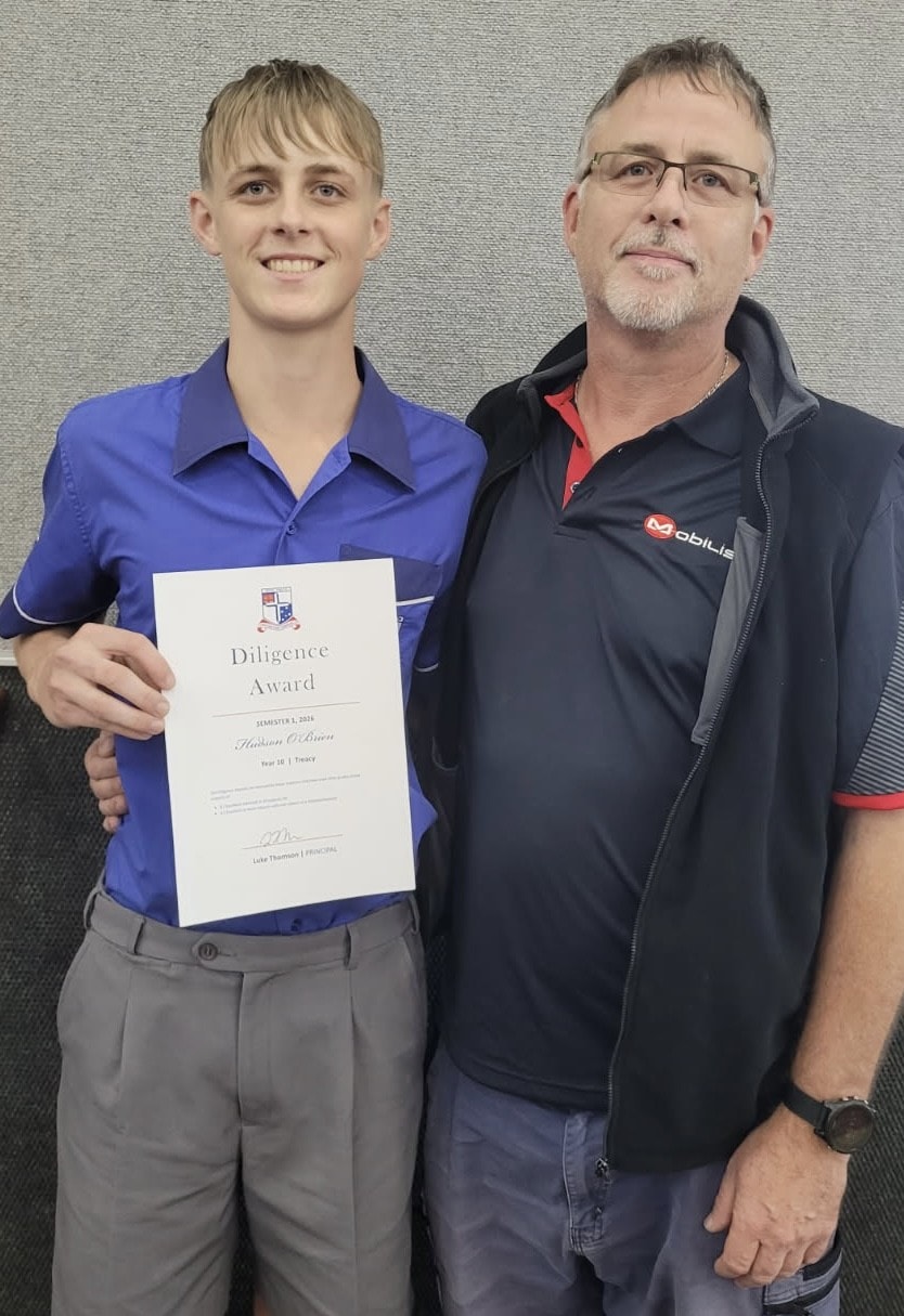 Hudson receiving his Diligence Award